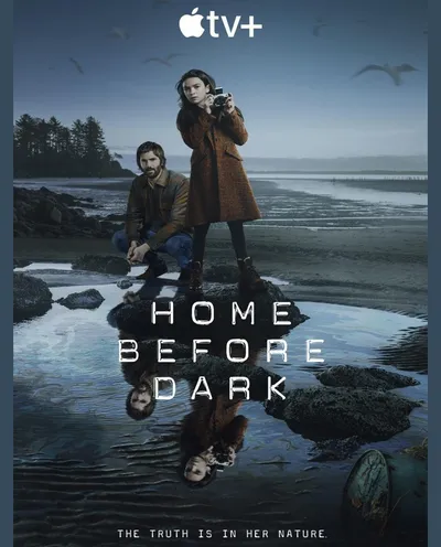 Póster de Home Before Dark